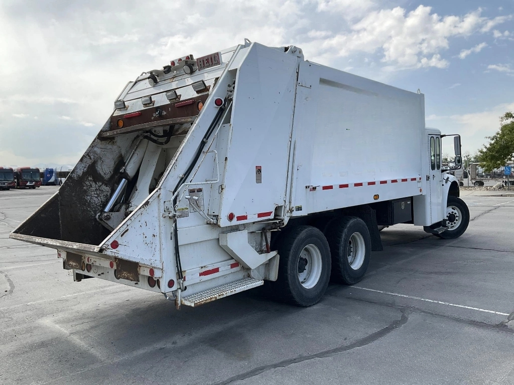 Freightliner M2 106  2015 Freightliner M2 106  2015