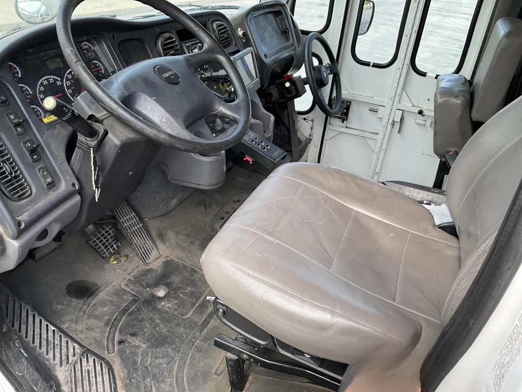 Freightliner M2 106  2015 Freightliner M2 106  2015