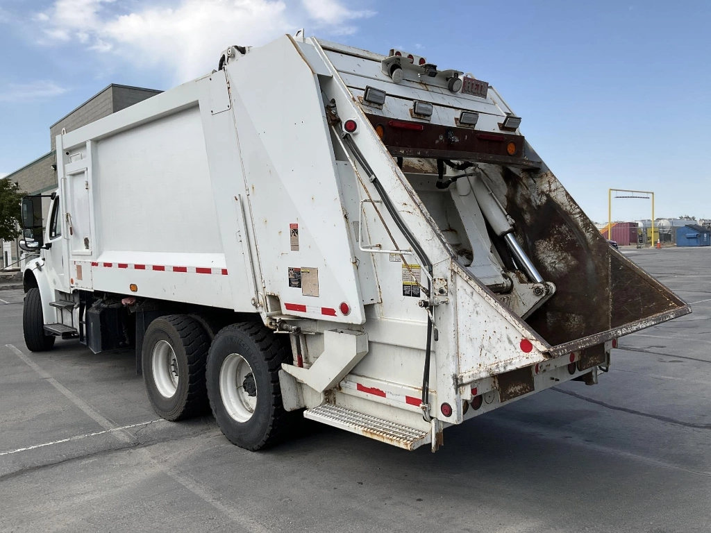 Freightliner M2 106  2015 Freightliner M2 106  2015