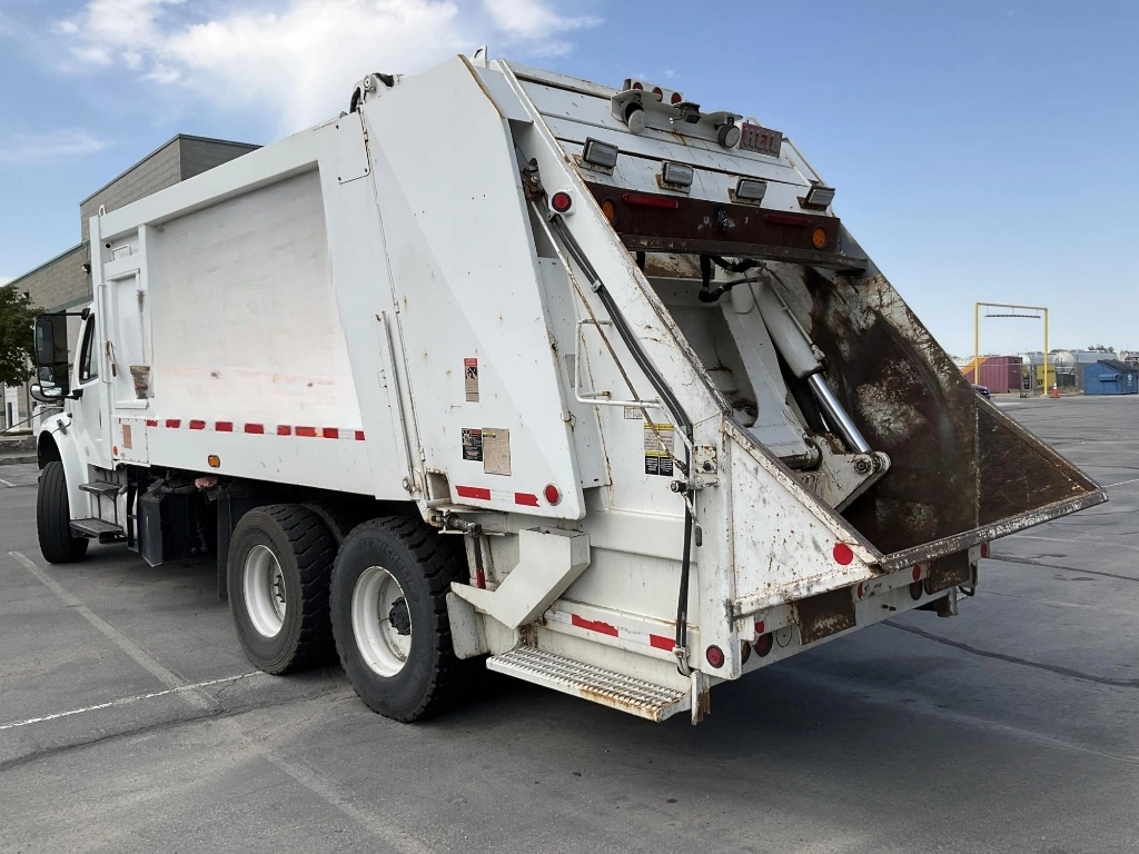 Freightliner M2 106  2015 Freightliner M2 106  2015