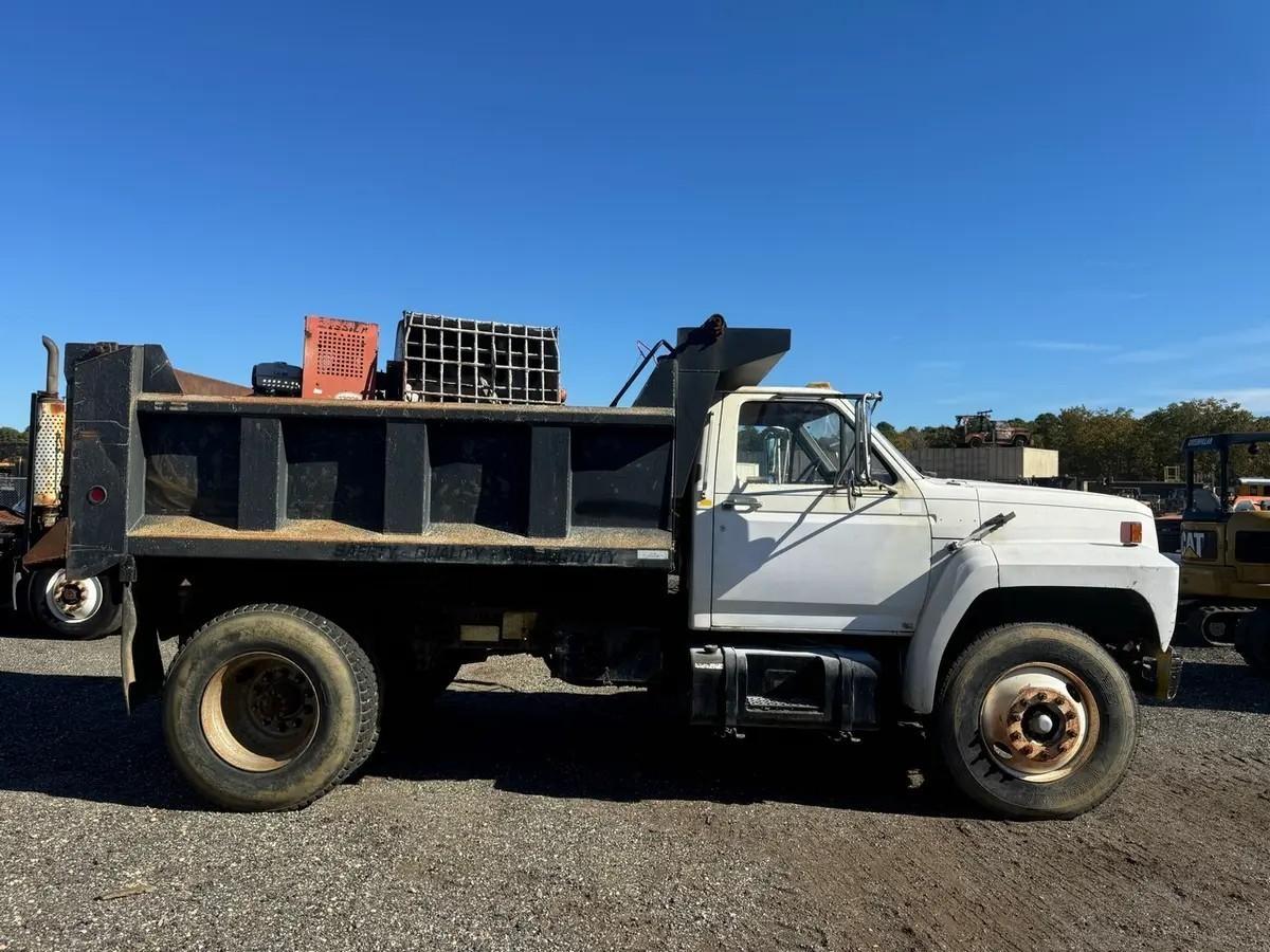 Ford F8000  1986