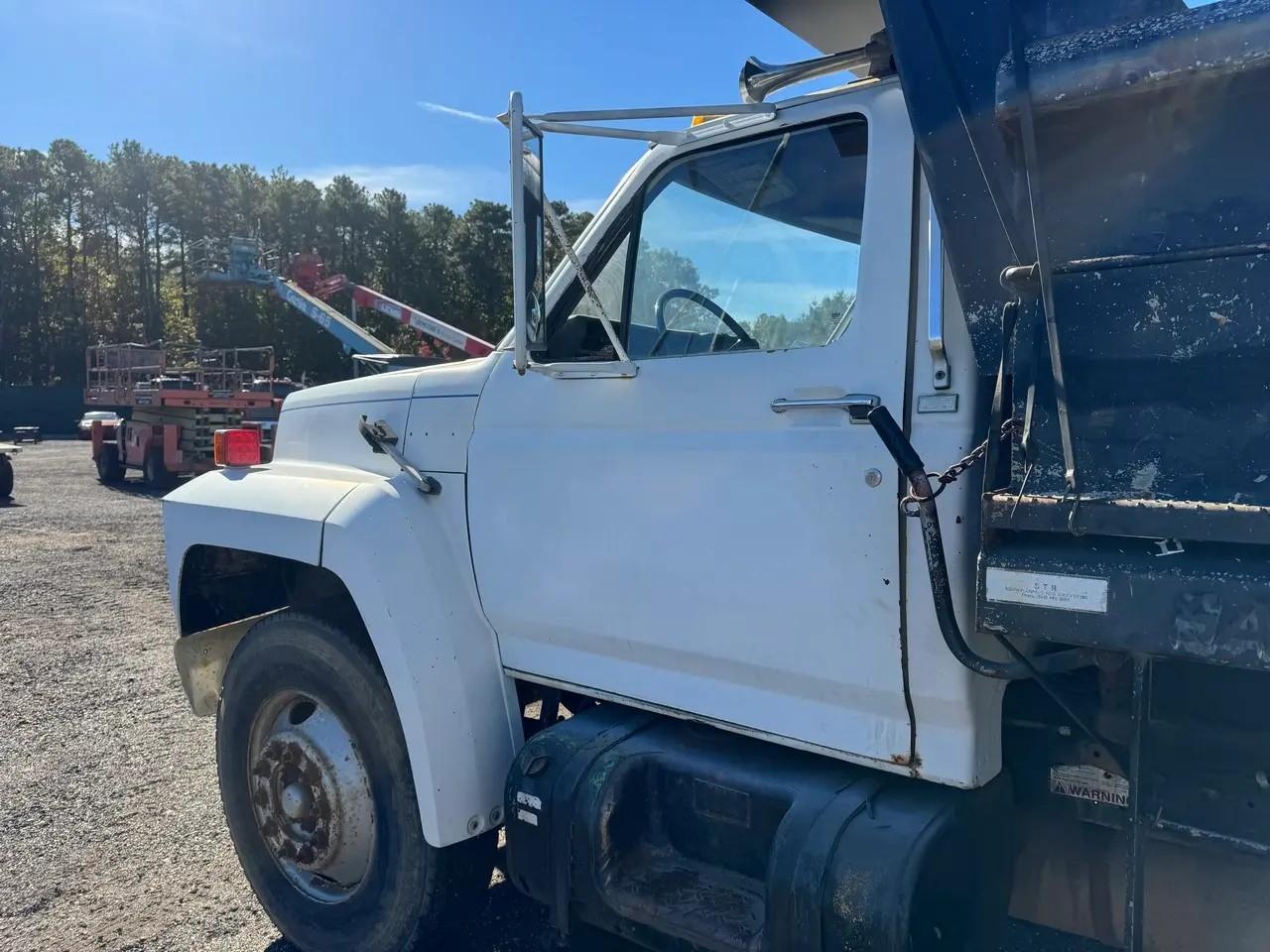 Ford F8000  1986