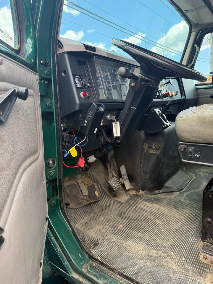 International 4900  2000