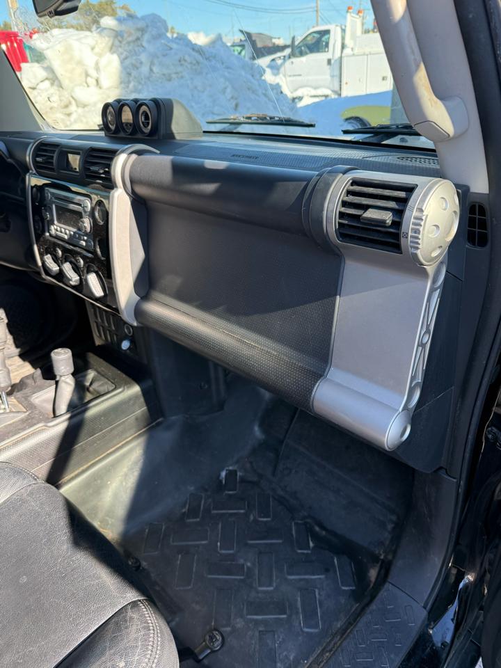 Toyota FJ Cruiser 4WD MT 2013