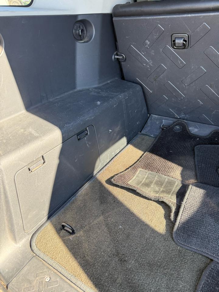 Toyota FJ Cruiser 4WD MT 2013