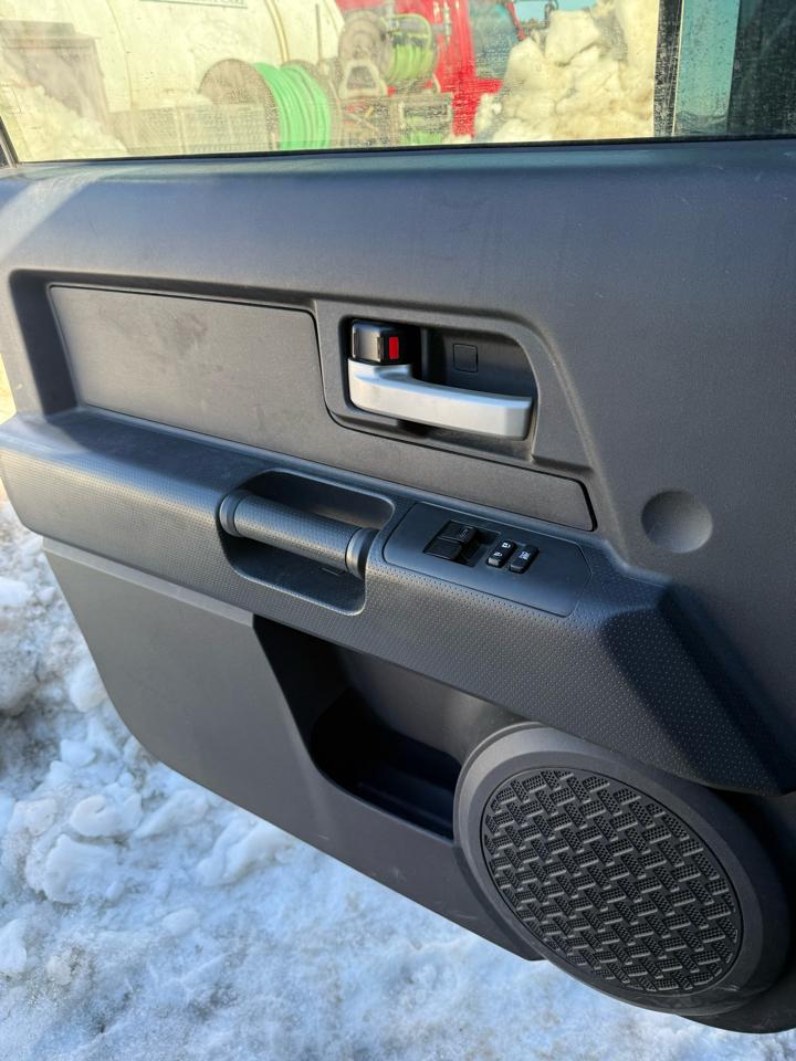 Toyota FJ Cruiser 4WD MT 2013