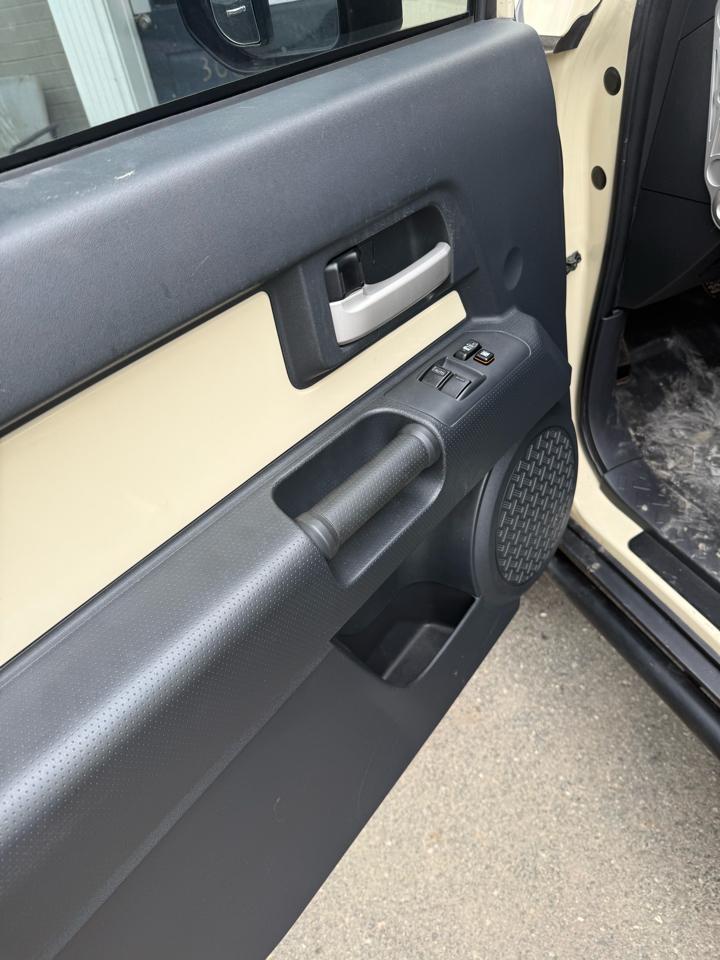 Toyota FJ Cruiser 4WD AT 2010