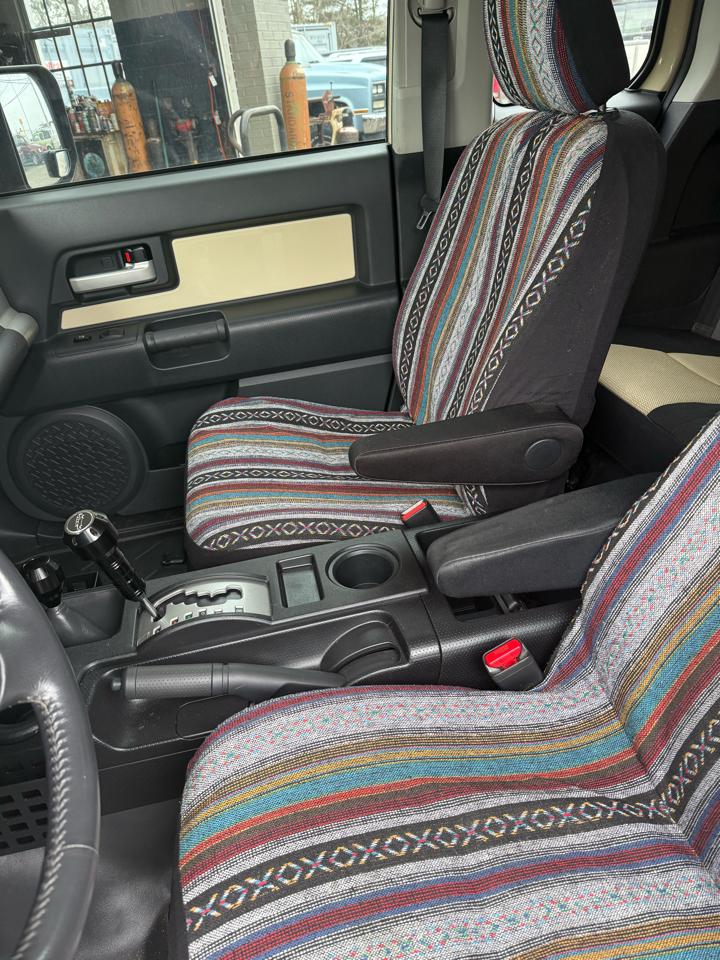 Toyota FJ Cruiser 4WD AT 2010