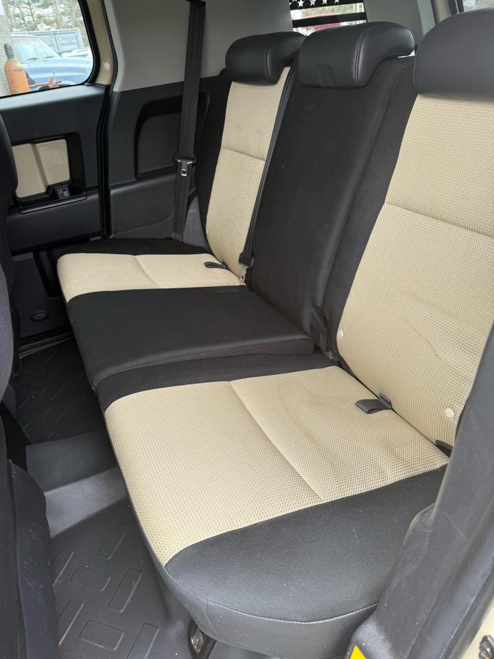 Toyota FJ Cruiser 4WD AT 2010