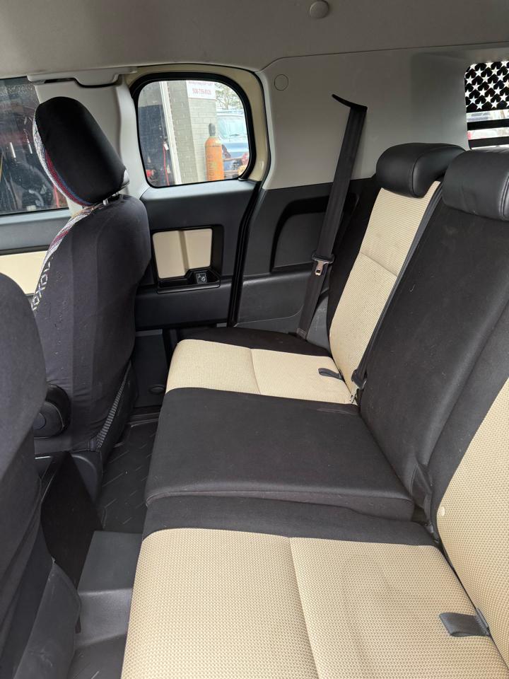 Toyota FJ Cruiser 4WD AT 2010