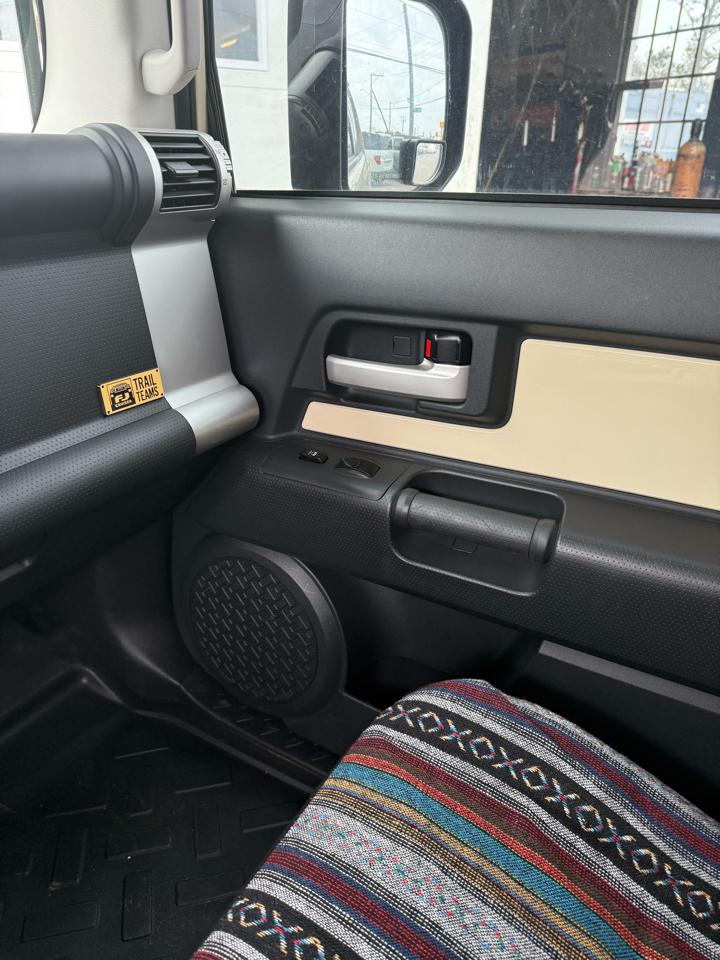 Toyota FJ Cruiser 4WD AT 2010