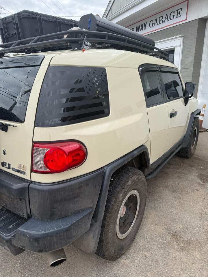 Toyota FJ Cruiser 4WD AT 2010