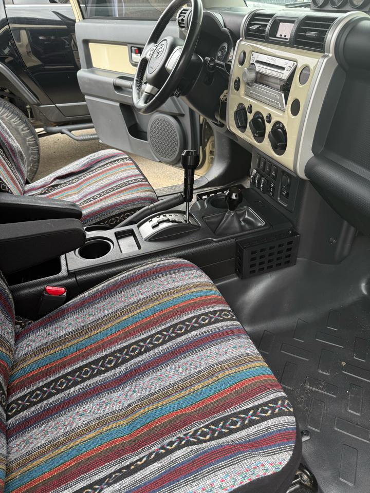 Toyota FJ Cruiser 4WD AT 2010