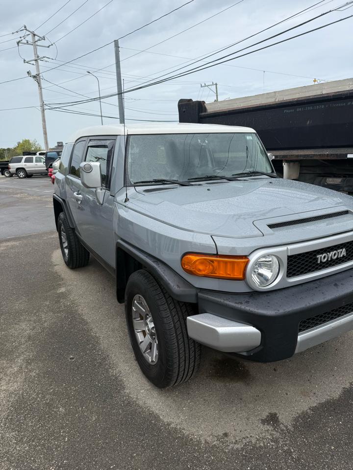 Toyota FJ Cruiser 4WD MT 2014