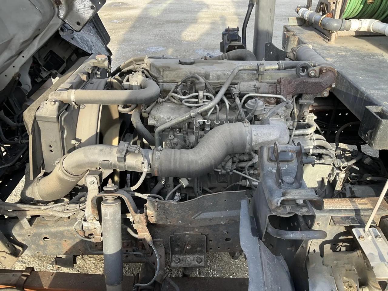 Isuzu NPR  2007