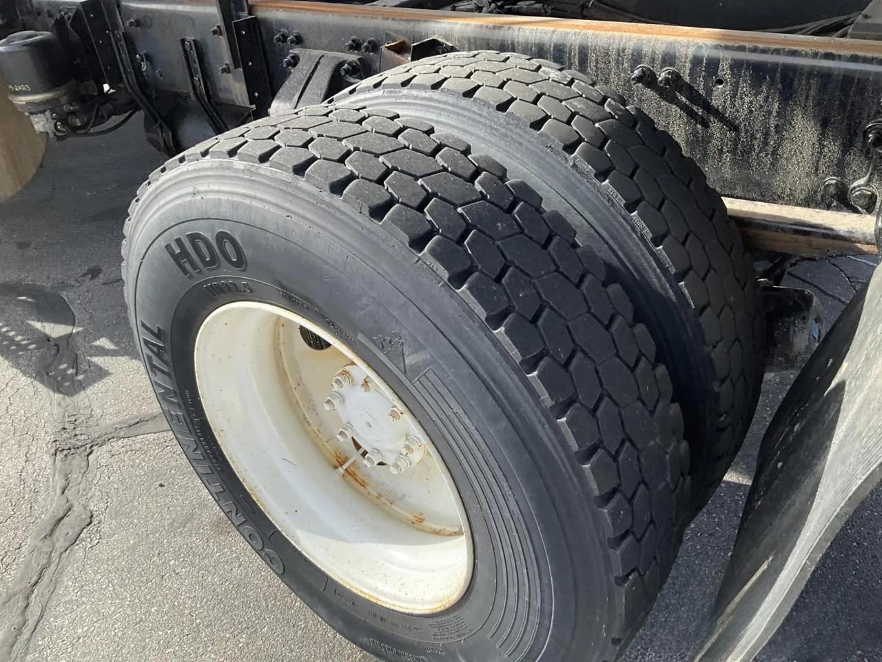 Sterling LT8500  2007