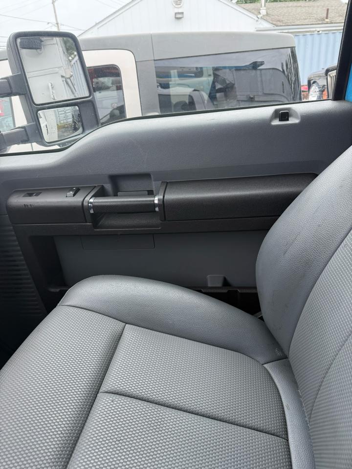 Ford F-550 Regular Cab DRW 4WD 2016