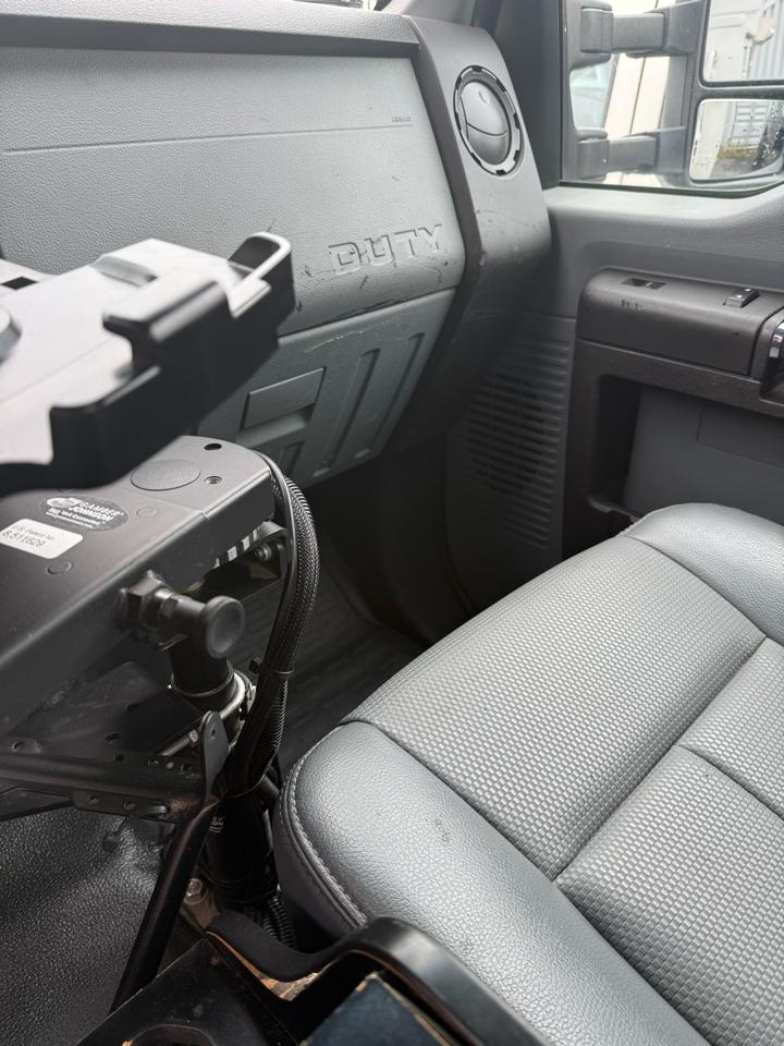 Ford F-550 Regular Cab DRW 4WD 2016