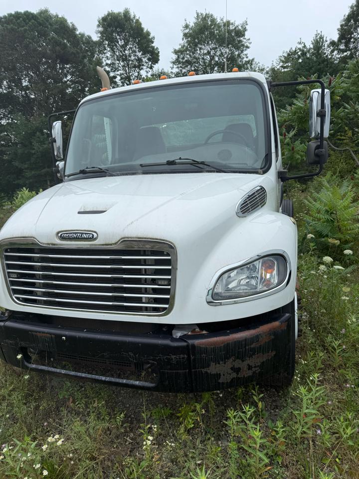 Freightliner M2 106  2015