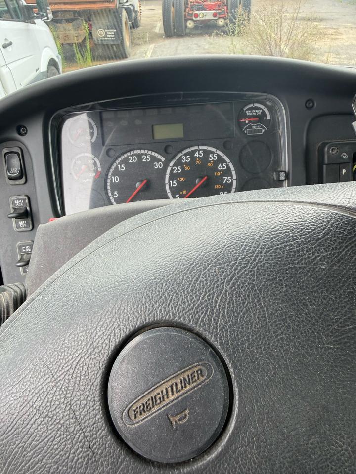 Freightliner M2 106  2015