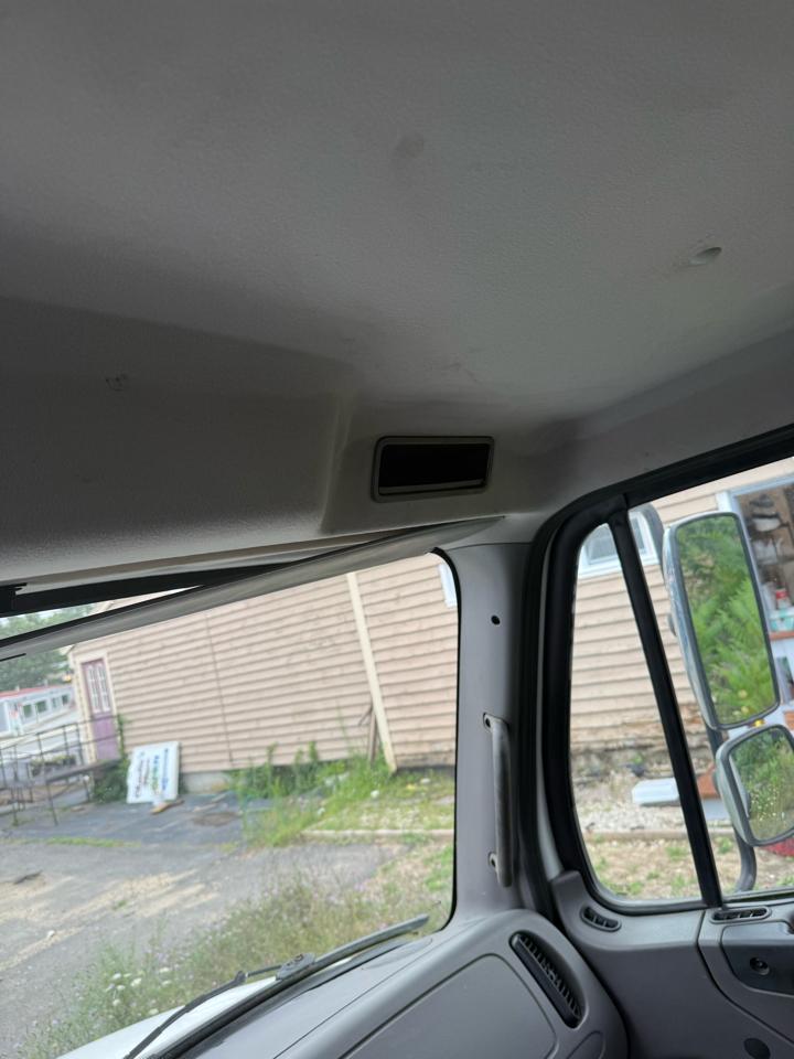 Freightliner M2 106  2015
