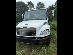 2015 Freightliner M2 106 