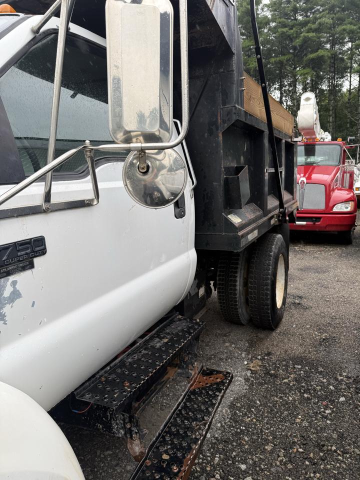 Ford F-750 Regular Cab 2WD DRW 2004