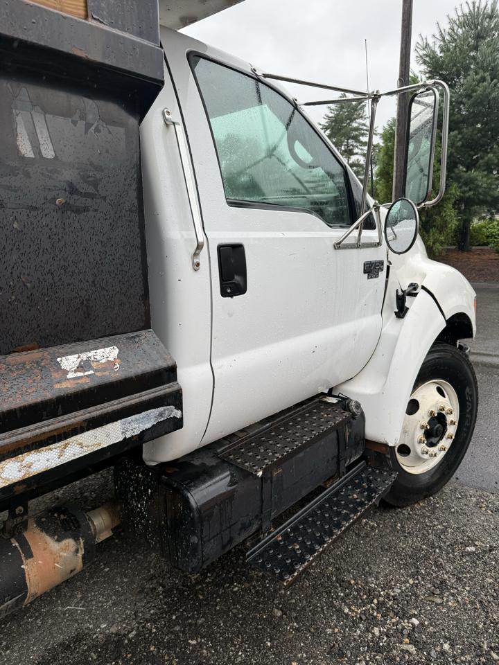 Ford F-750 Regular Cab 2WD DRW 2004