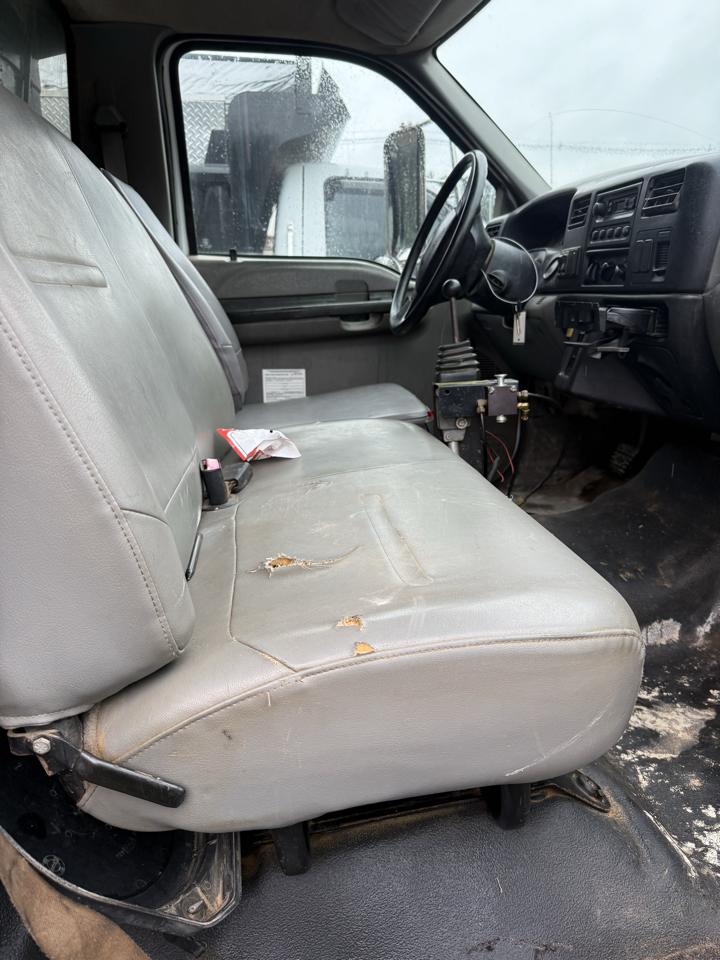 Ford F-750 Regular Cab 2WD DRW 2004
