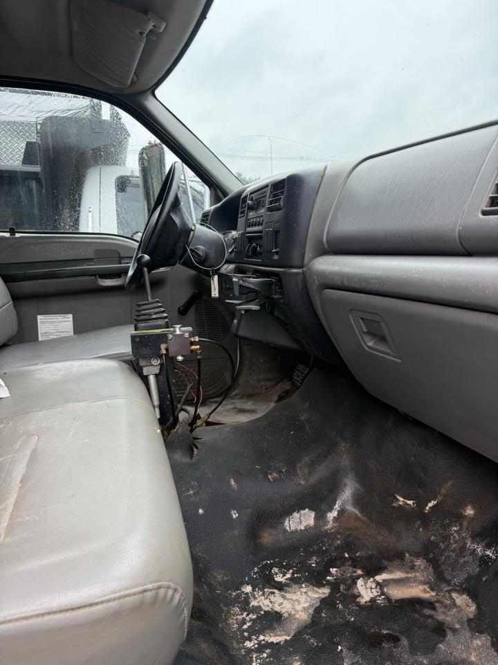 Ford F-750 Regular Cab 2WD DRW 2004