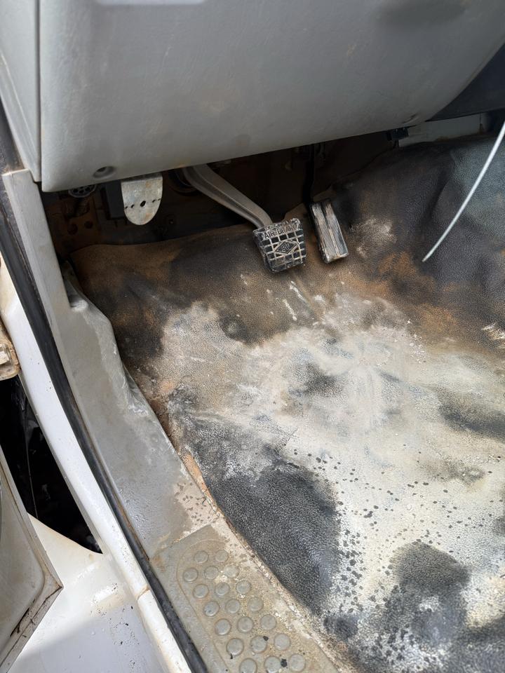 Ford F-750 Regular Cab 2WD DRW 2004