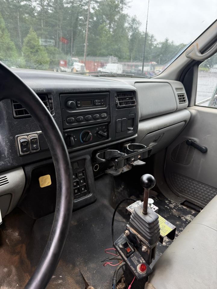 Ford F-750 Regular Cab 2WD DRW 2004