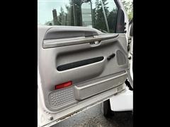 2000 Ford F-650 