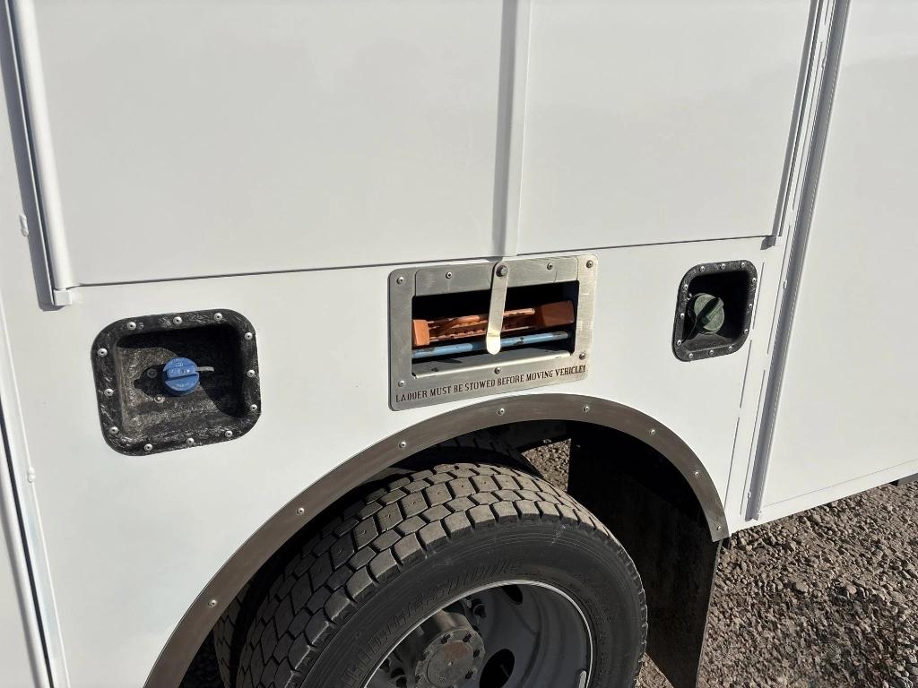 Ford F-550 Regular Cab DRW 2WD 2013