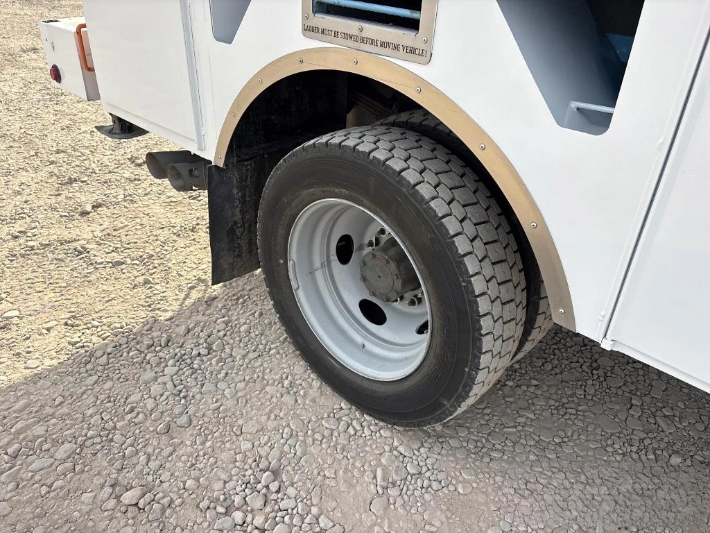 Ford F-550 Regular Cab DRW 2WD 2013