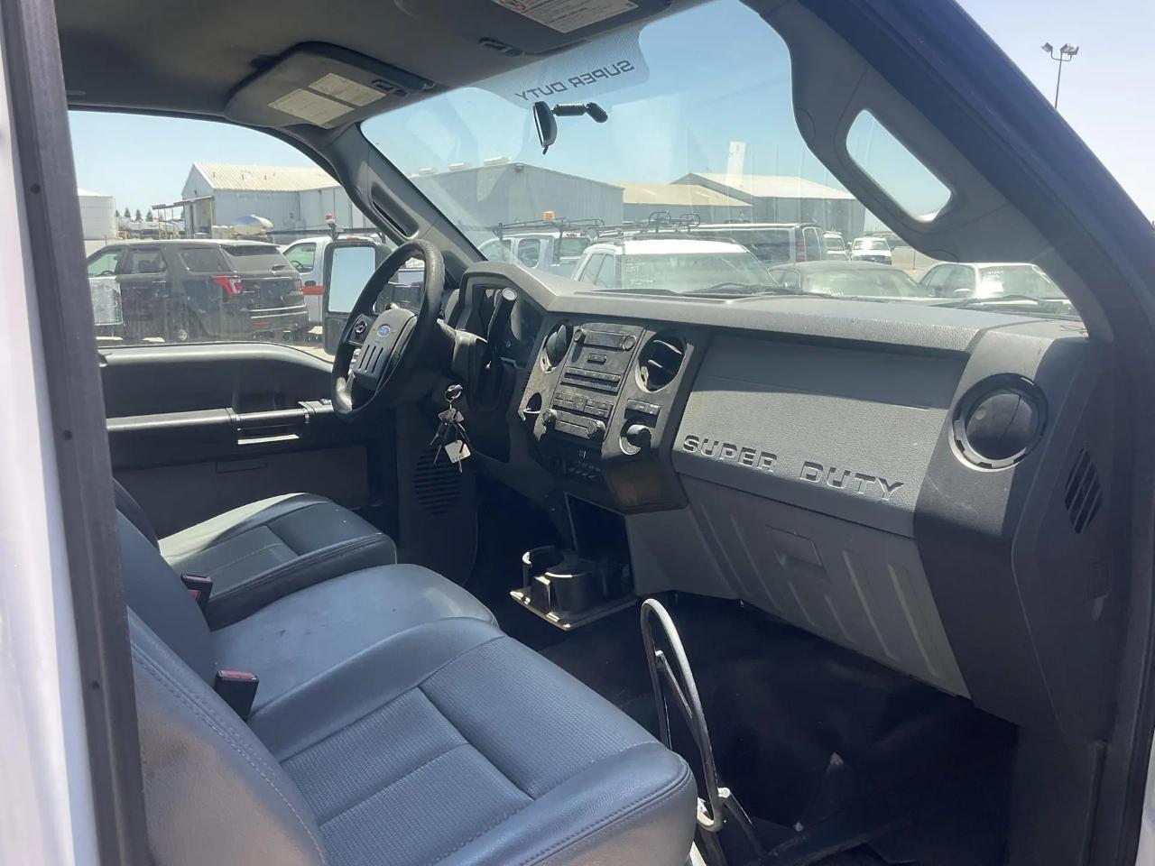 Ford F-450 SD Regular Cab DRW 2WD 2015