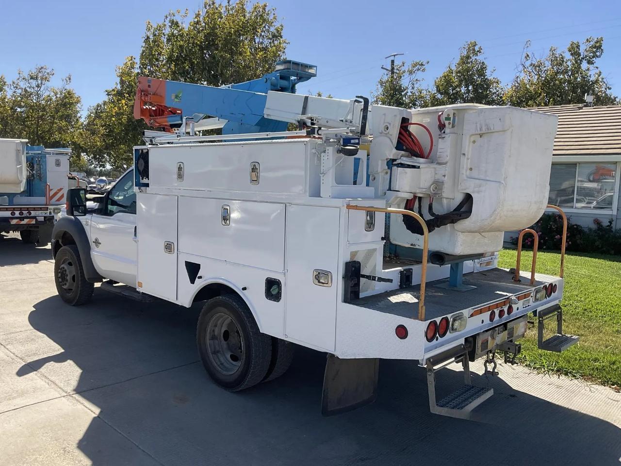 Ford F-550 Regular Cab DRW 4WD 2015