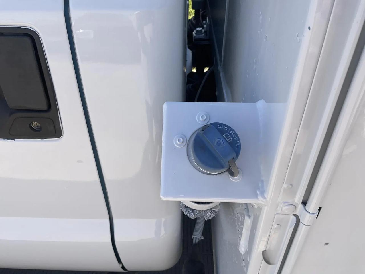 Ford F-550 Regular Cab DRW 4WD 2015
