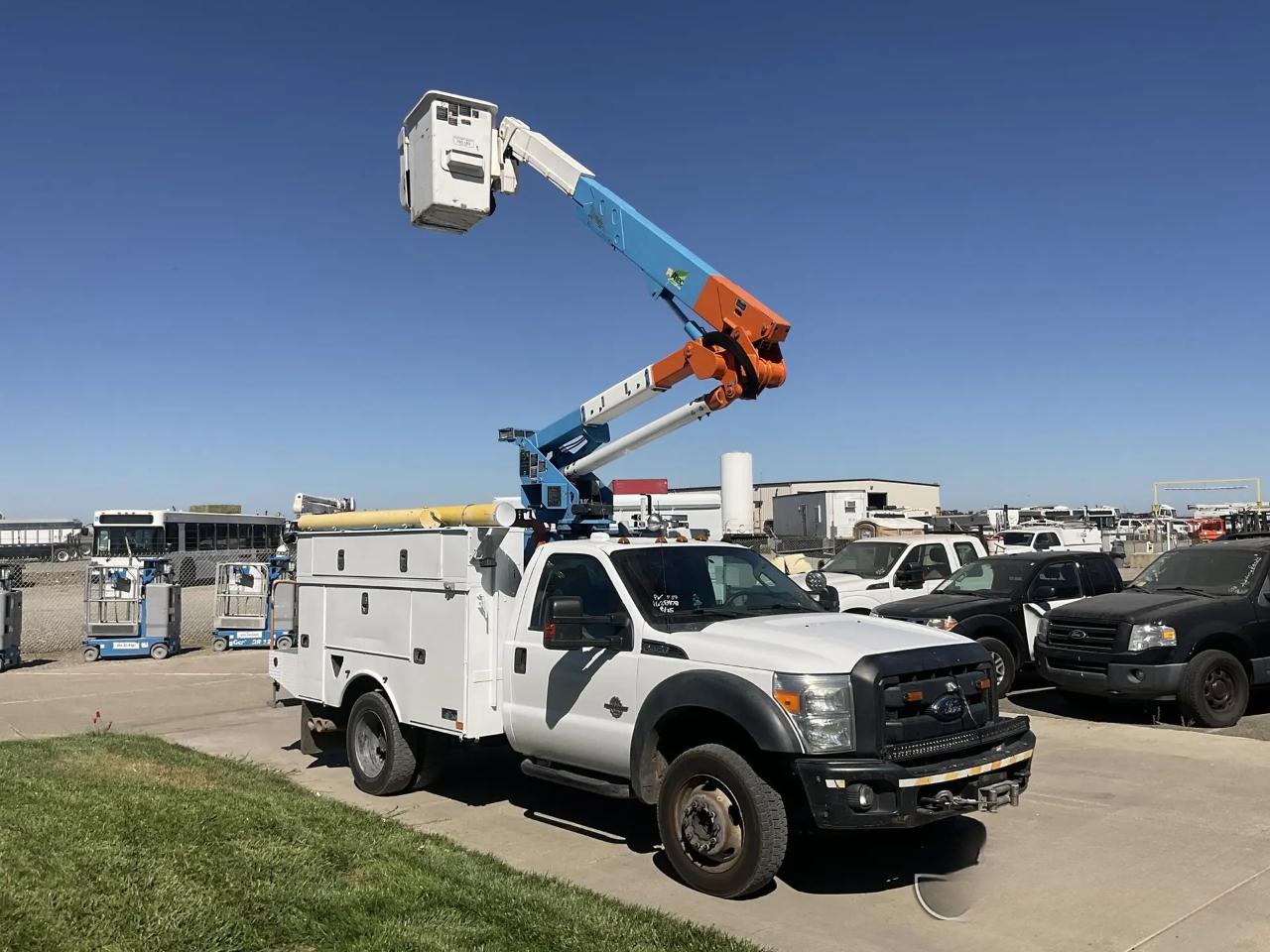 Ford F-550 Regular Cab DRW 4WD 2015
