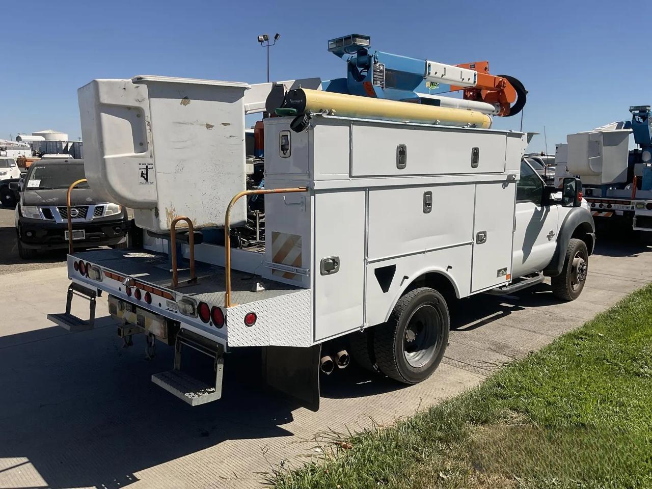 Ford F-550 Regular Cab DRW 4WD 2015
