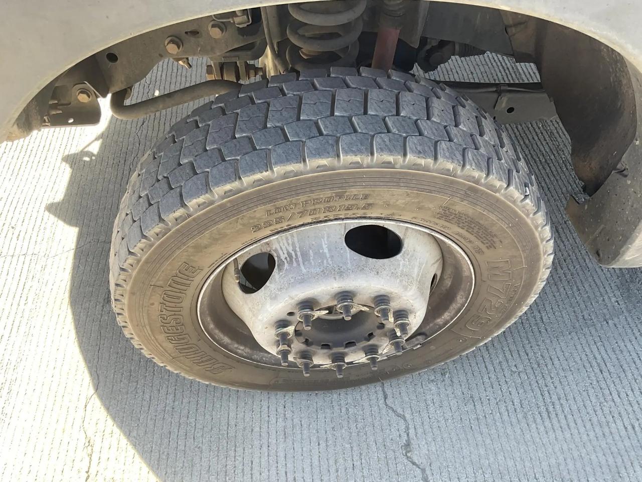 Ford F-550 Regular Cab DRW 4WD 2015