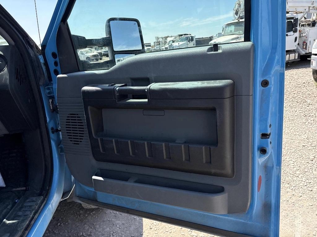 Ford F-550 Regular Cab DRW 4WD 2013