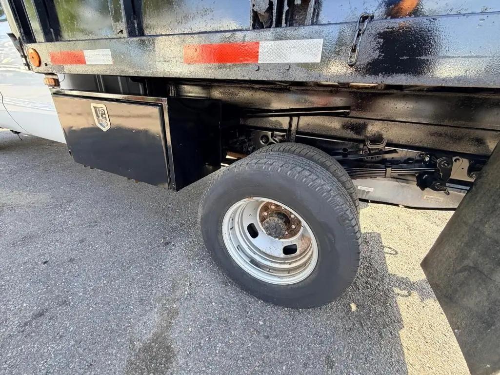 Ford F-350 SD XL Crew Cab Long Bed DRW 4WD 2015