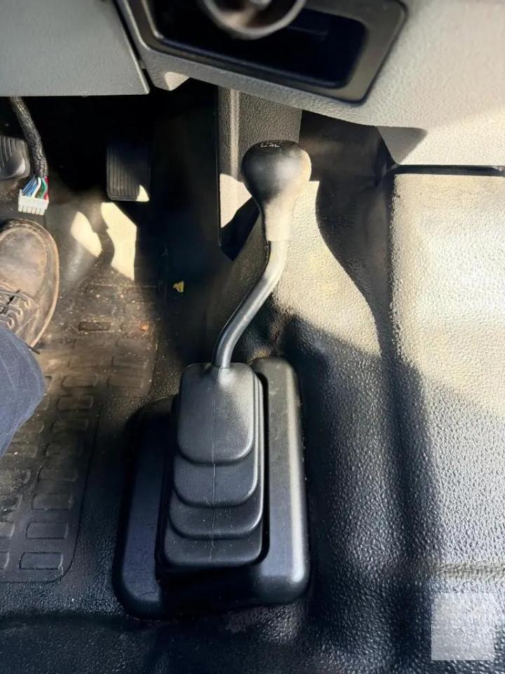 Ford F-350 SD XL Crew Cab Long Bed DRW 4WD 2015