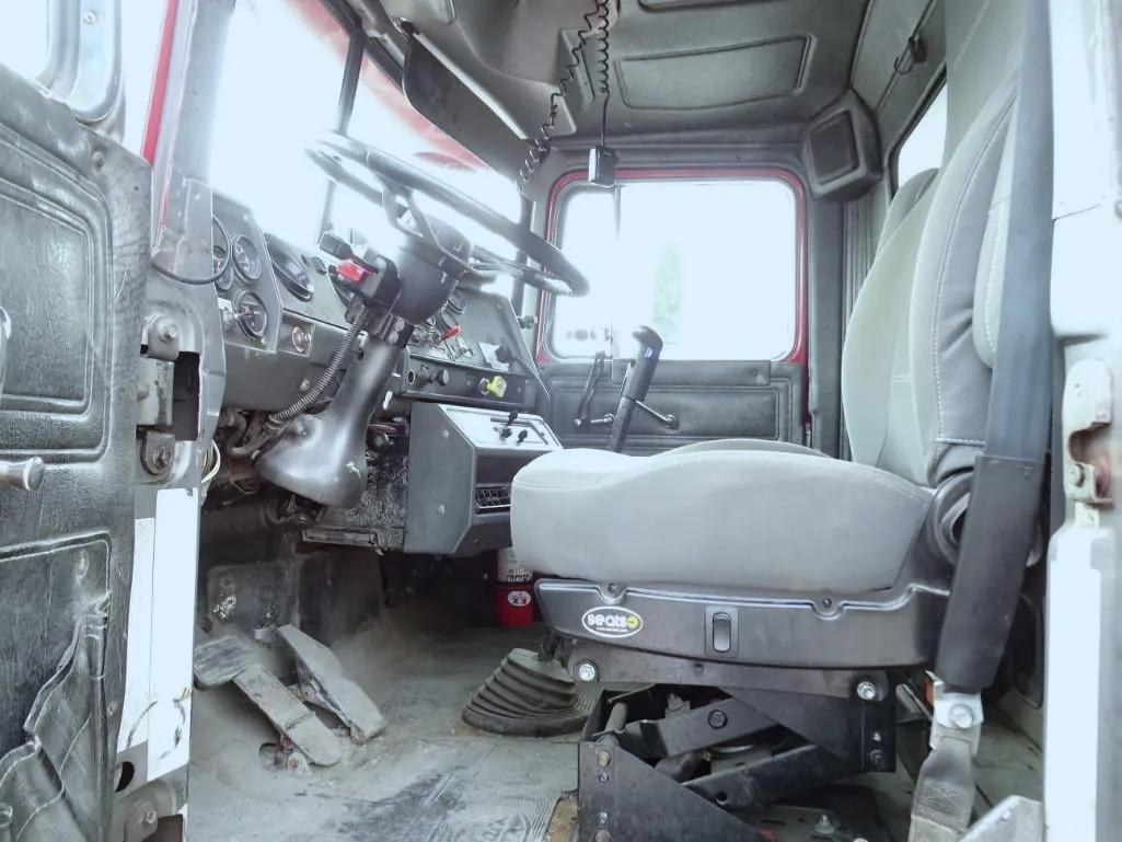 Mack RD600  2000