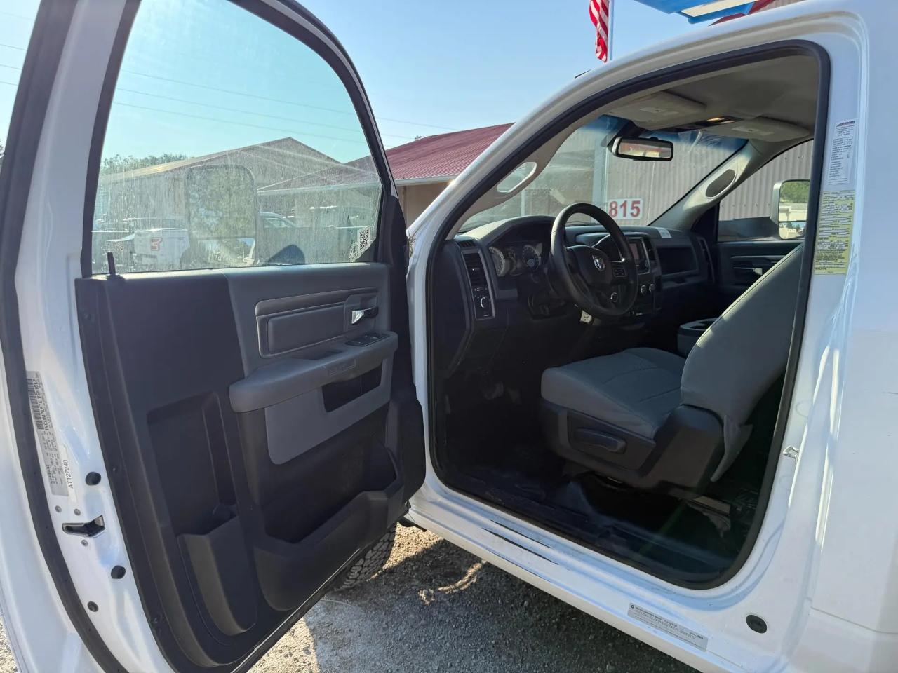 RAM 3500 Regular Cab 4WD SWB DRW 2016