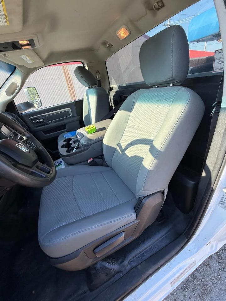 RAM 3500 Regular Cab 4WD SWB DRW 2016