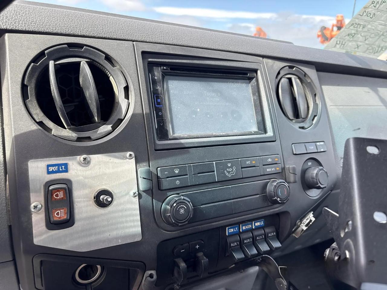 Ford F-550 Regular Cab DRW 2WD 2012