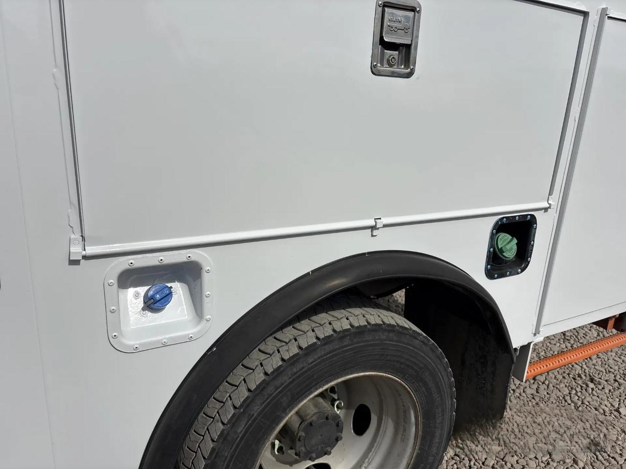 Ford F-550 Regular Cab DRW 2WD 2012