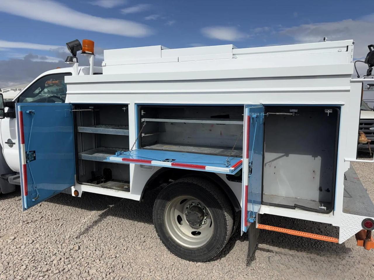 Ford F-550 Regular Cab DRW 2WD 2012